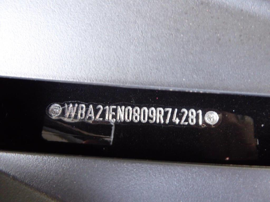 Nová a zánovní luxusní vozidla-7