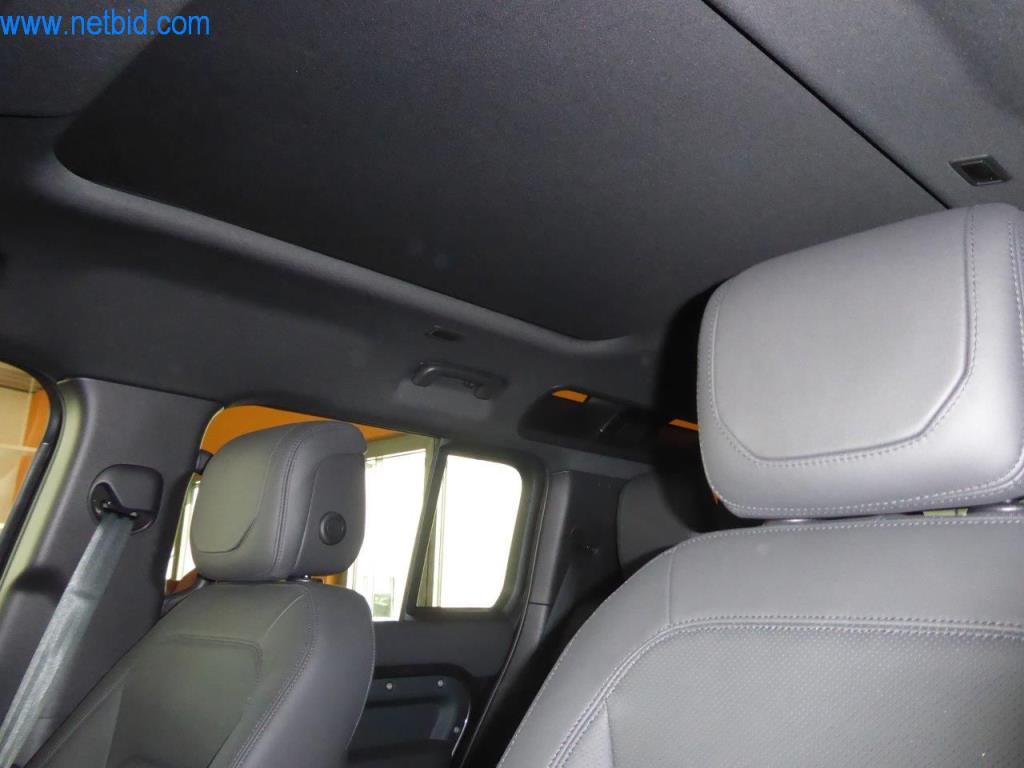 Nová a zánovní luxusní vozidla-12