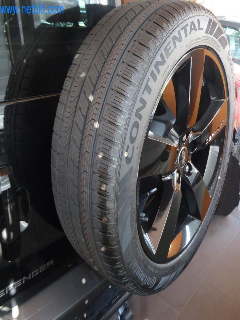 Nová a zánovní luxusní vozidla-19