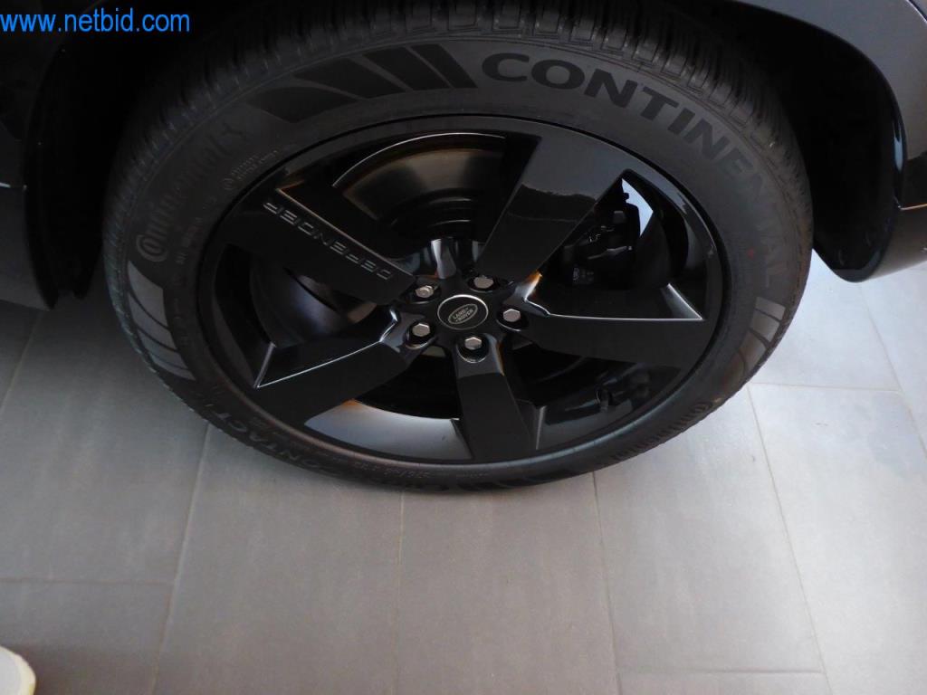 Nová a zánovní luxusní vozidla-8