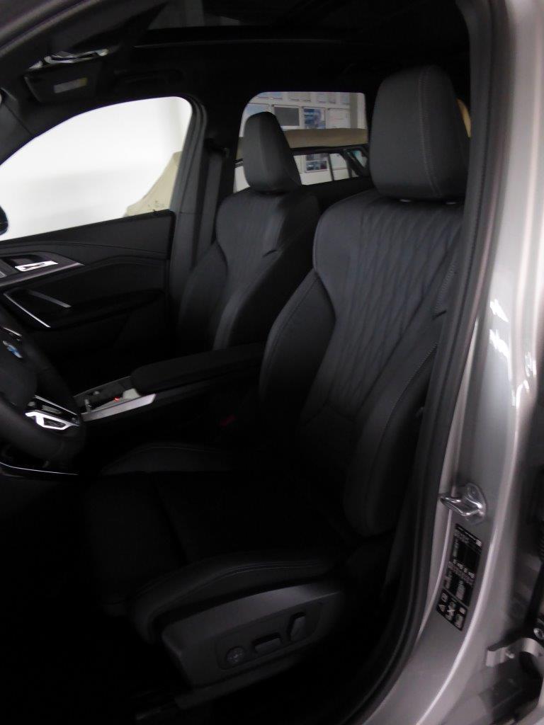 Nová a zánovní luxusní vozidla-11