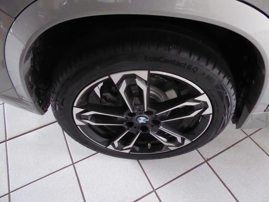 Nová a zánovní luxusní vozidla-16