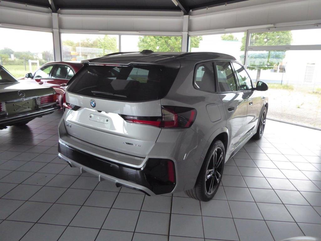 Nová a zánovní luxusní vozidla-3