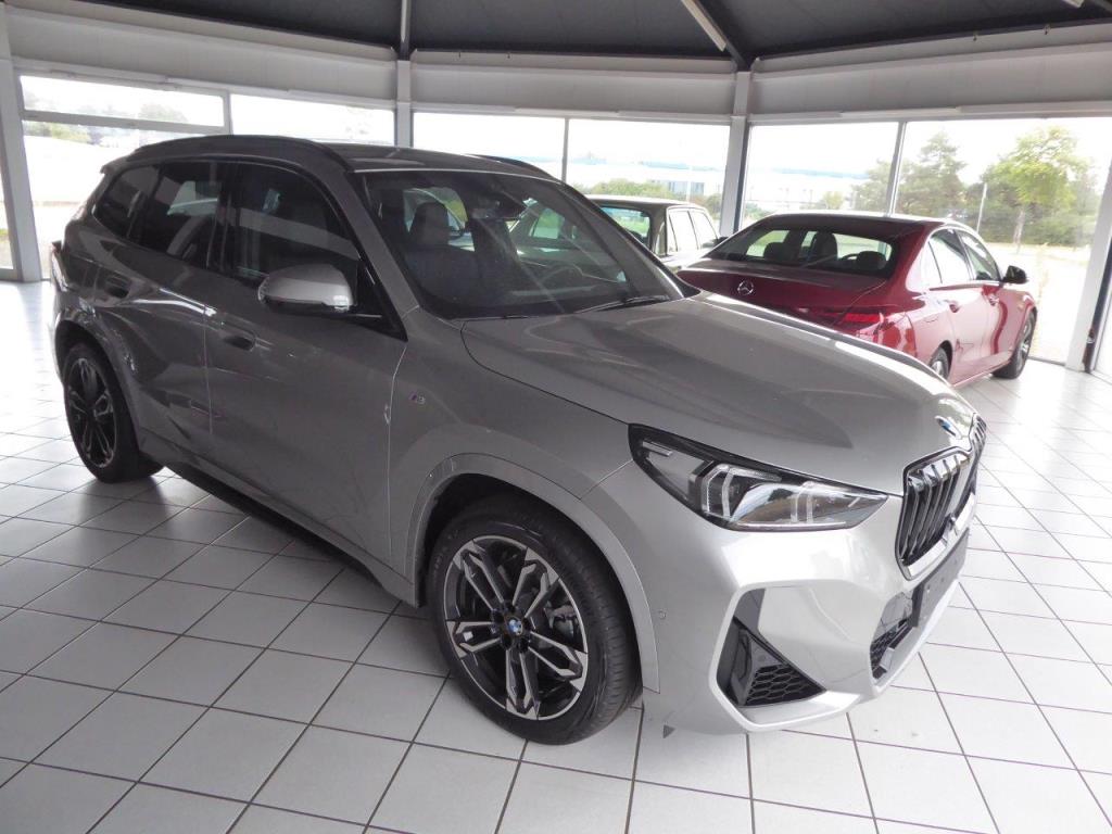 Nová a zánovní luxusní vozidla-4