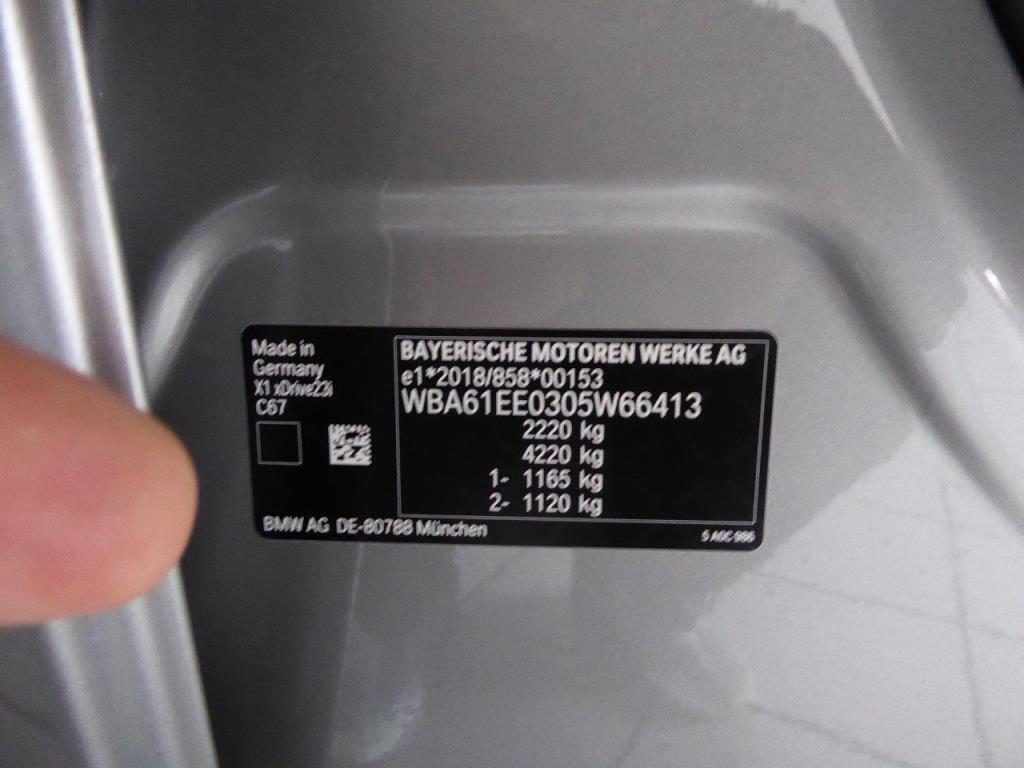 Nová a zánovní luxusní vozidla-6