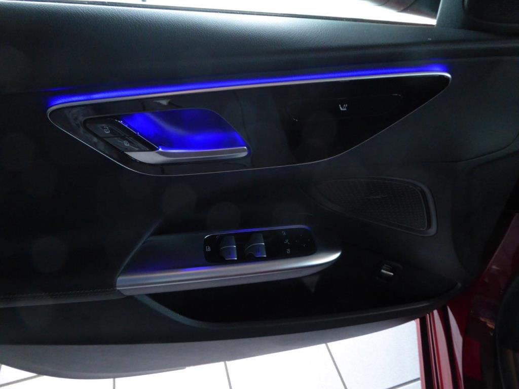 Nová a zánovní luxusní vozidla-11