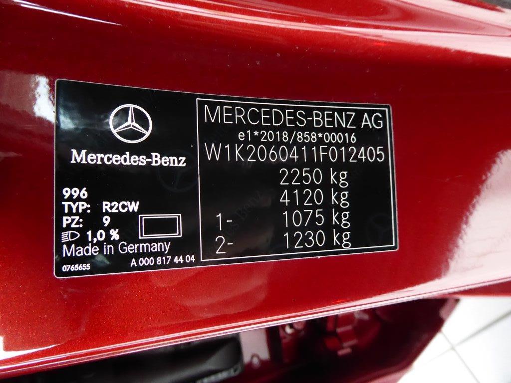 Nová a zánovní luxusní vozidla-12