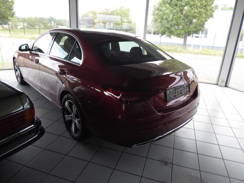 Nová a zánovní luxusní vozidla-2