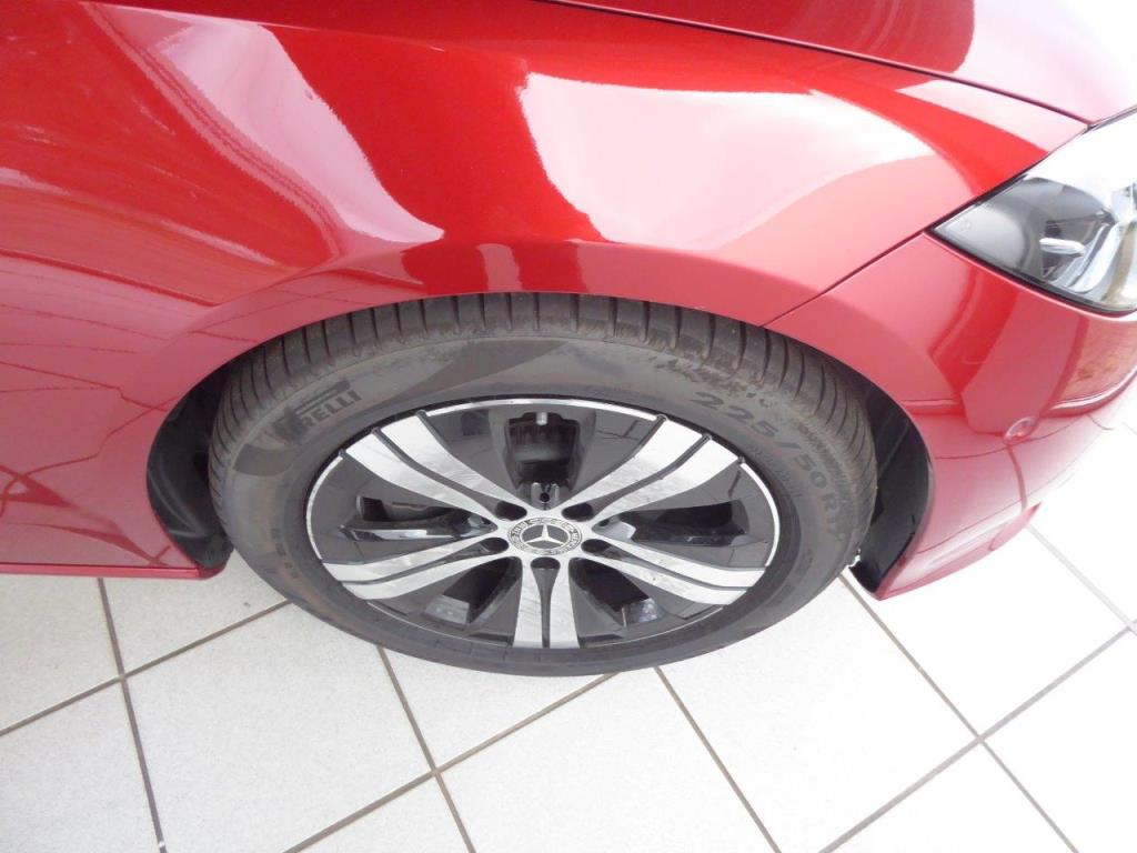 Nová a zánovní luxusní vozidla-4