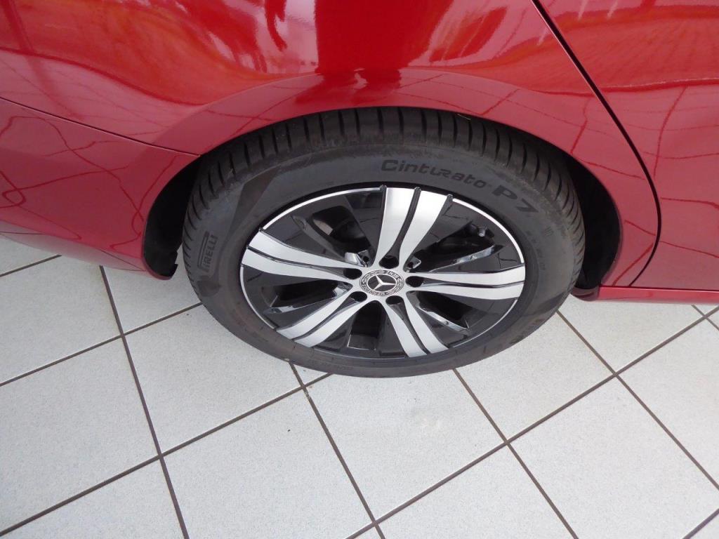 Nová a zánovní luxusní vozidla-5