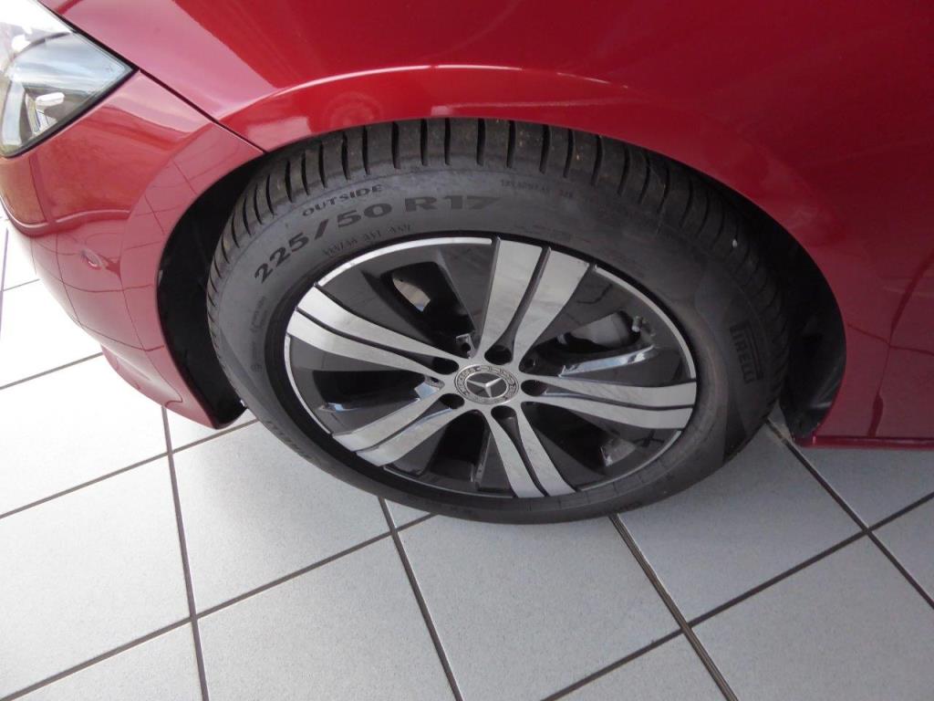 Nová a zánovní luxusní vozidla-7