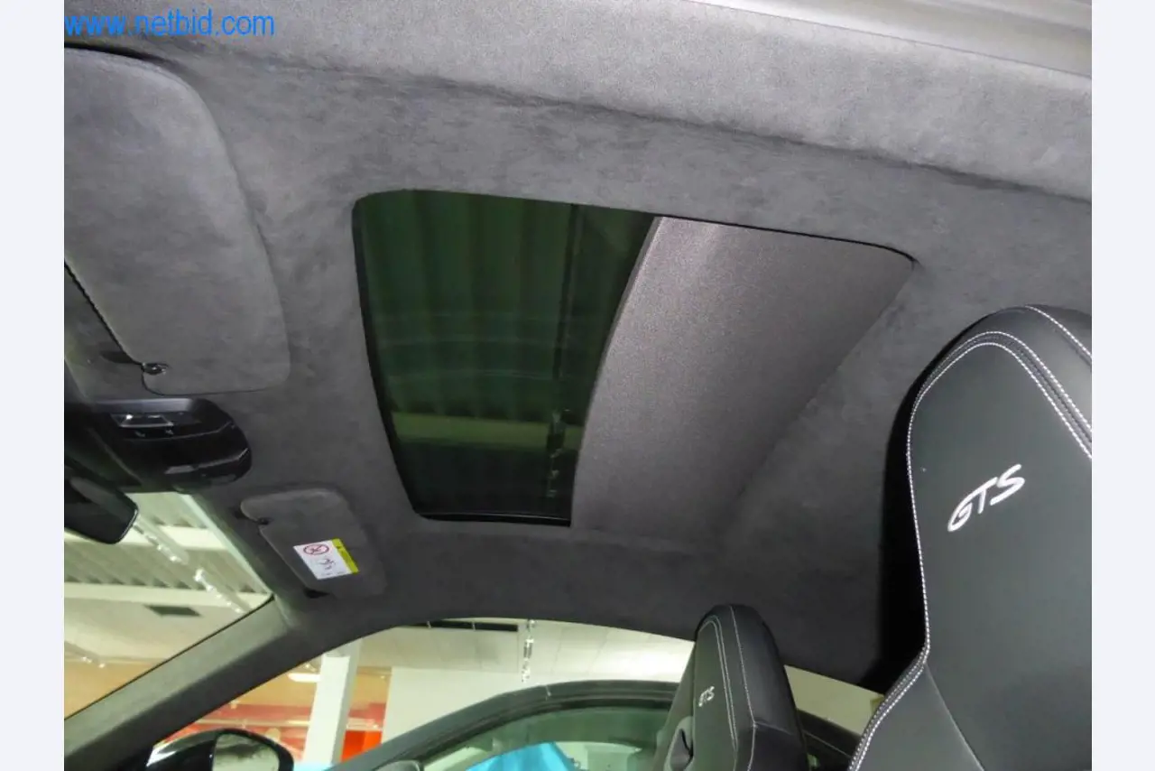 Neue und neuwertige Luxusfahrzeuge-14