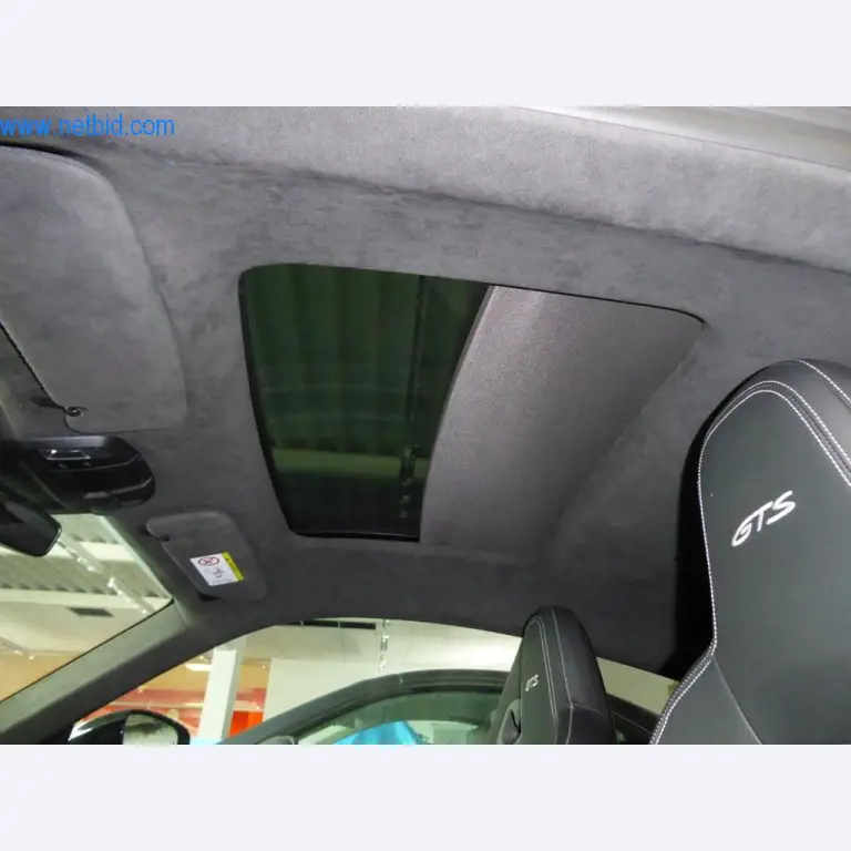 Neue und neuwertige Luxusfahrzeuge-14