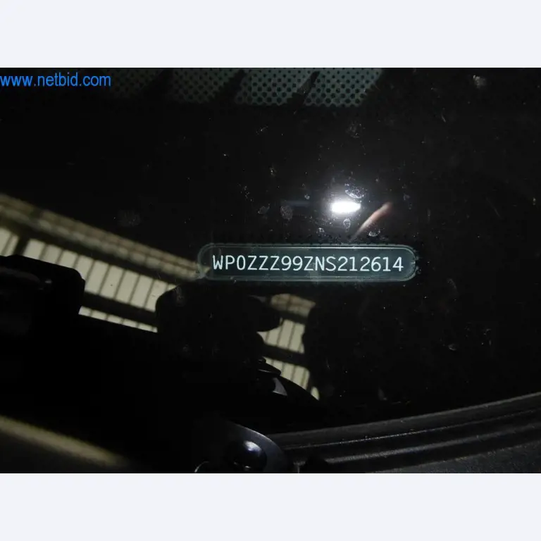 Neue und neuwertige Luxusfahrzeuge-15