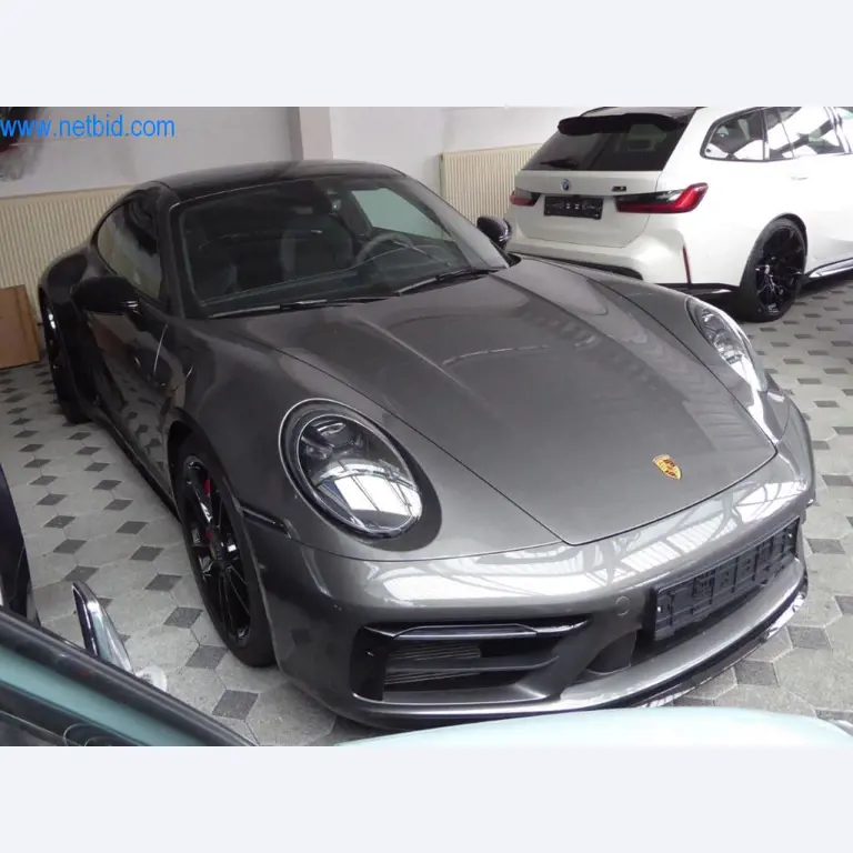 Neue und neuwertige Luxusfahrzeuge-2