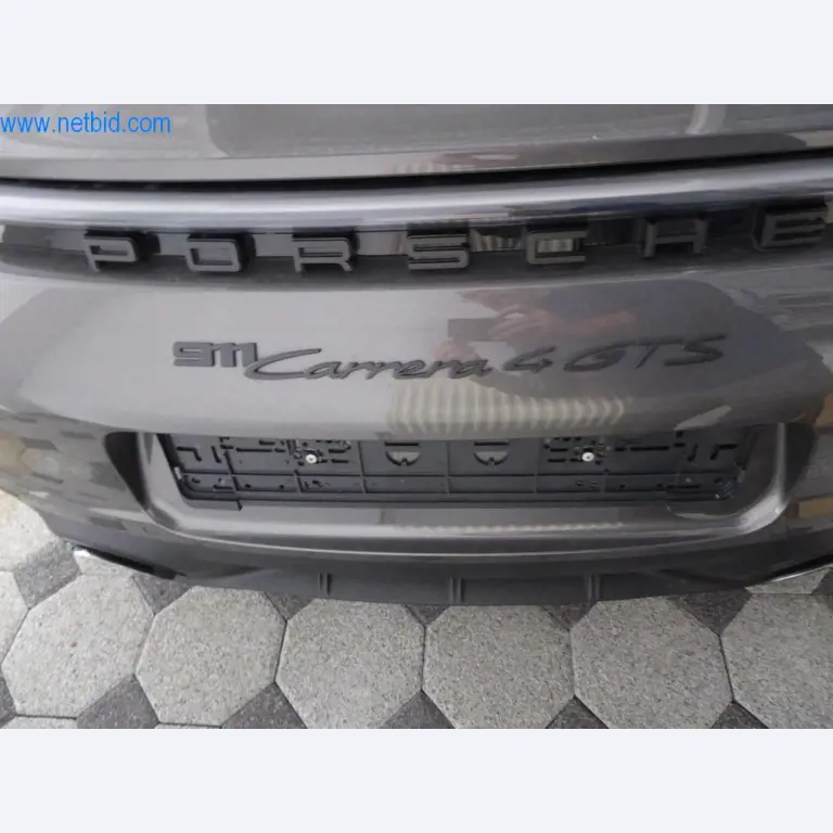 Neue und neuwertige Luxusfahrzeuge-5