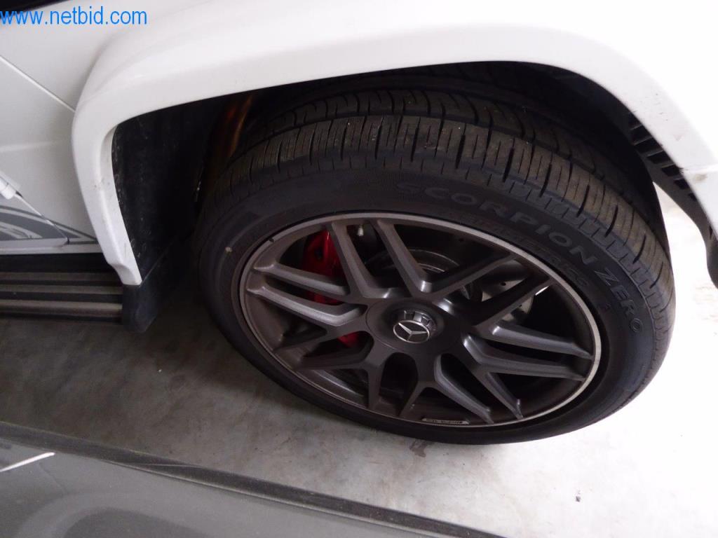 Nová a zánovní luxusní vozidla-6