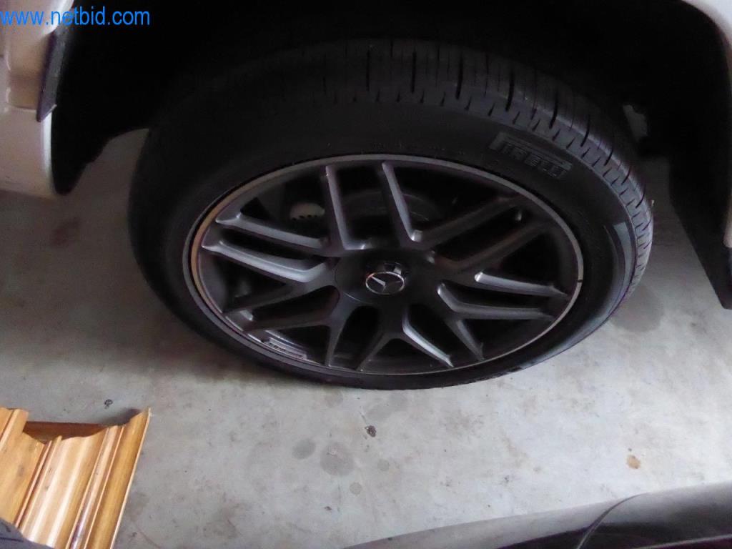 Nová a zánovní luxusní vozidla-7