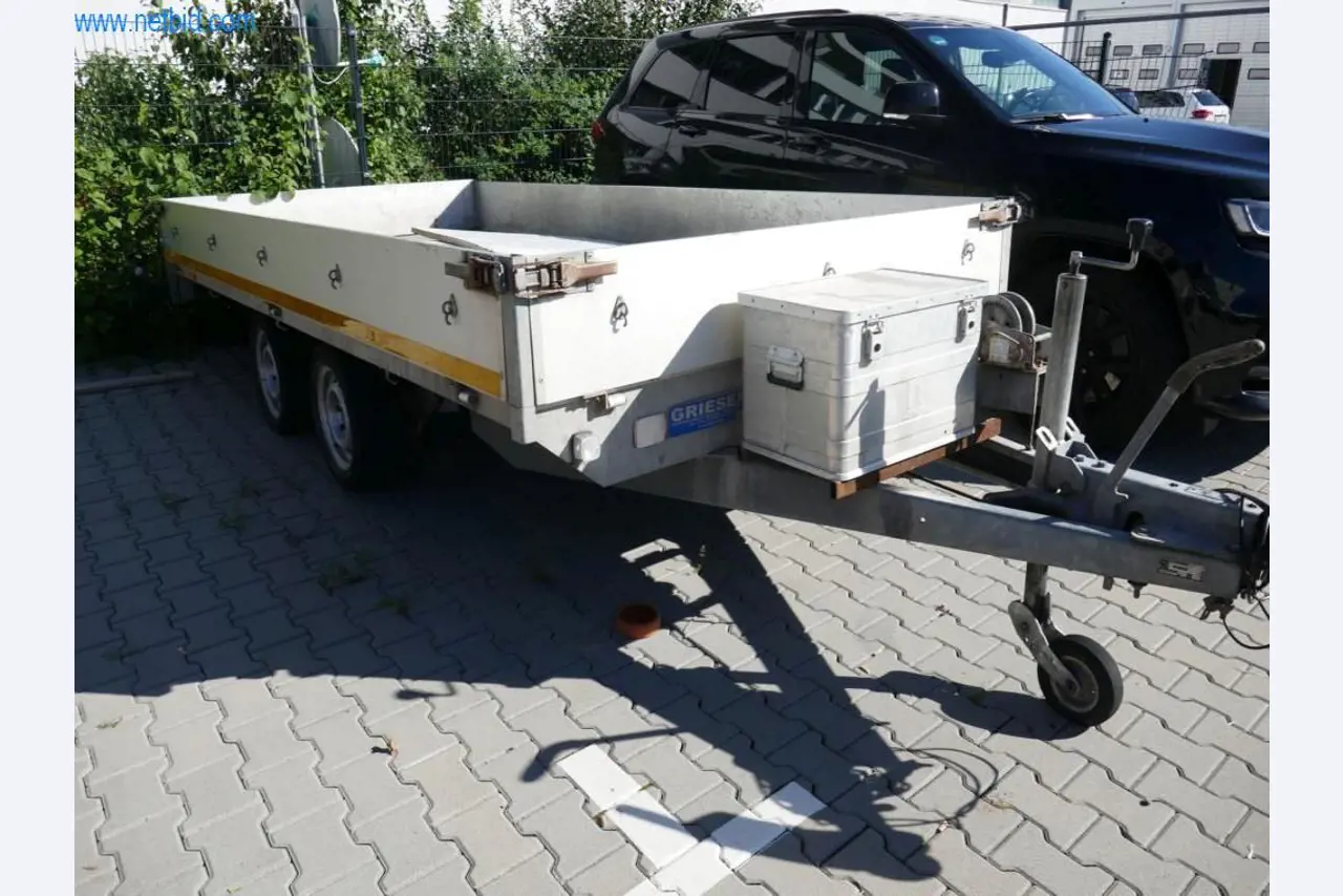 Well-maintained construction machinery-1