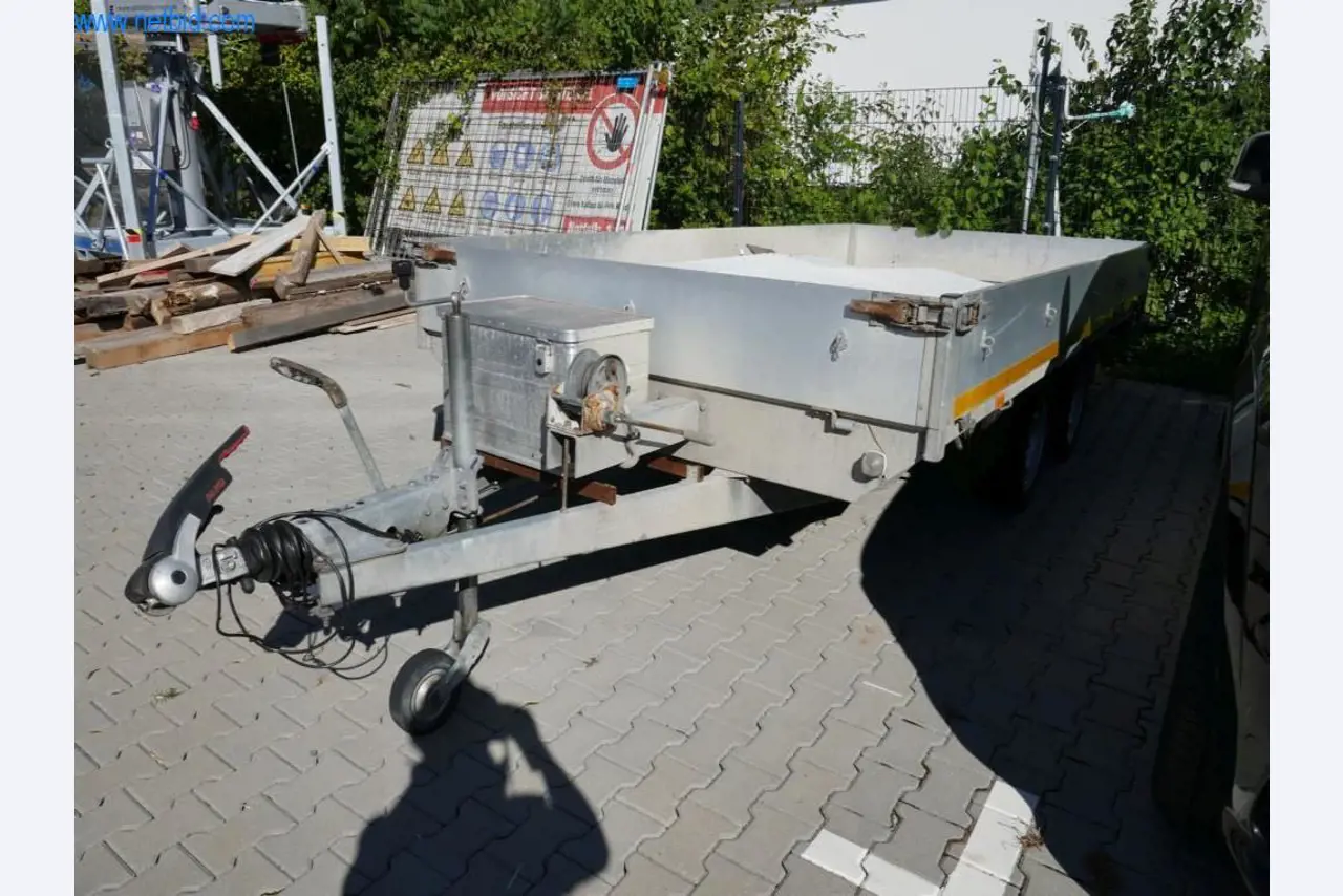 Well-maintained construction machinery-3