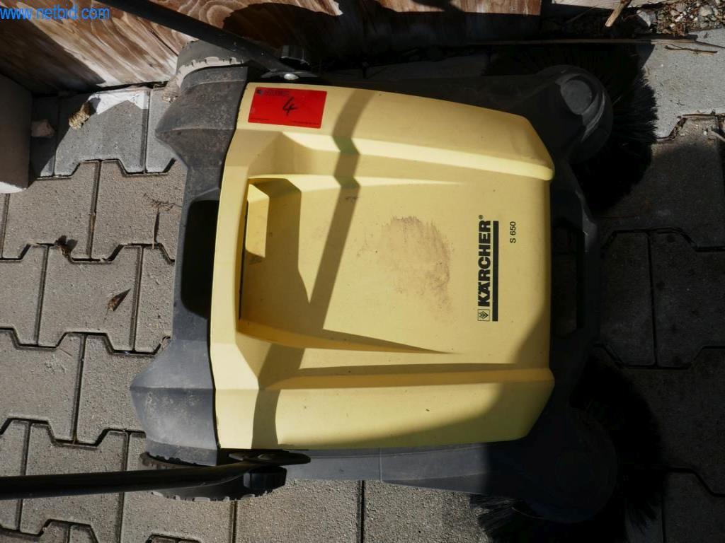 Well-maintained construction machinery-5