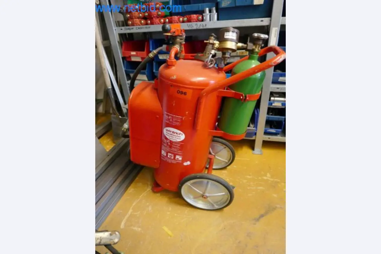 Stroje, obchodní zařízení a sklady pro výrobu úpraven vody-1