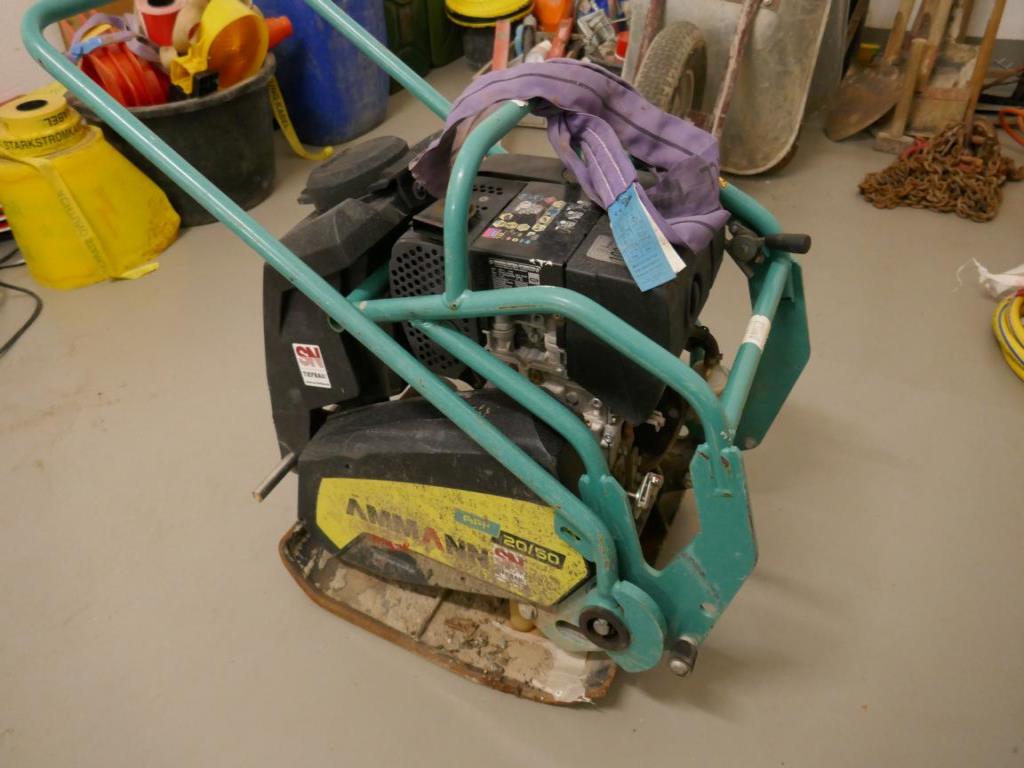 Dobrze utrzymane maszyny budowlane-2