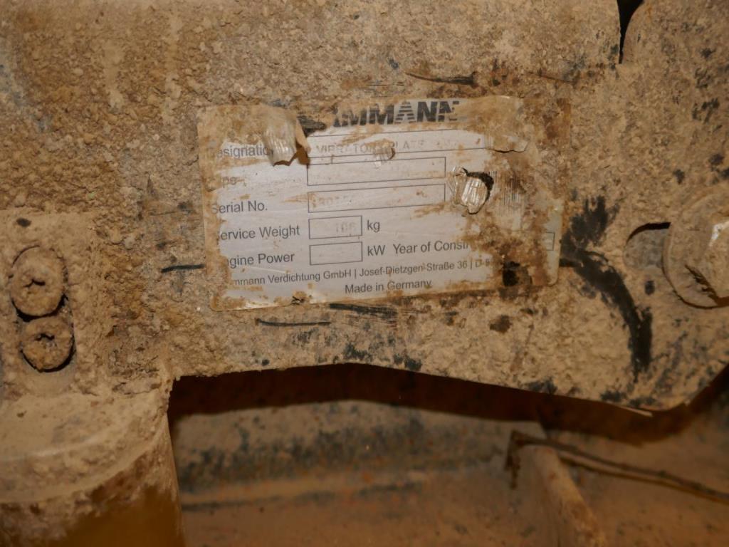 Dobrze utrzymane maszyny budowlane-3