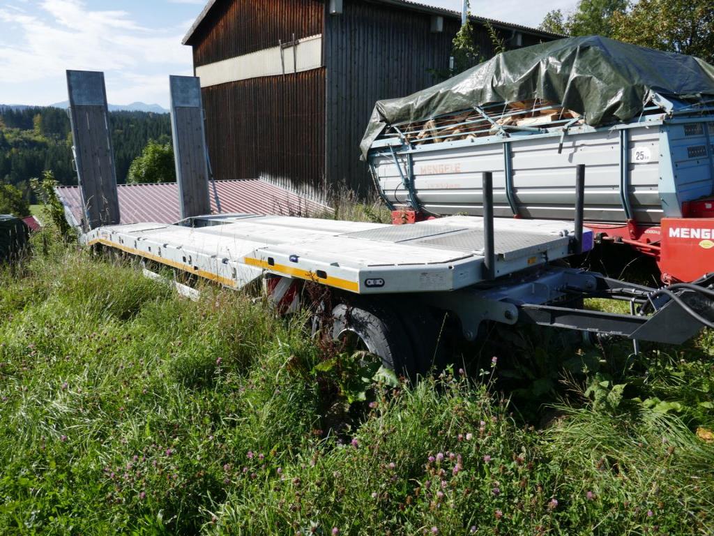 Dobrze utrzymane maszyny budowlane-4