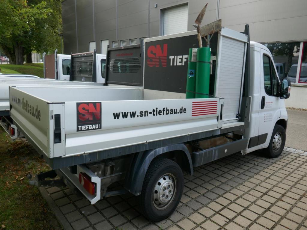 Dobrze utrzymane maszyny budowlane-2