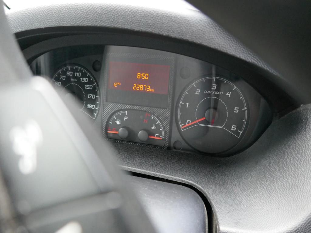 Dobrze utrzymane maszyny budowlane-5