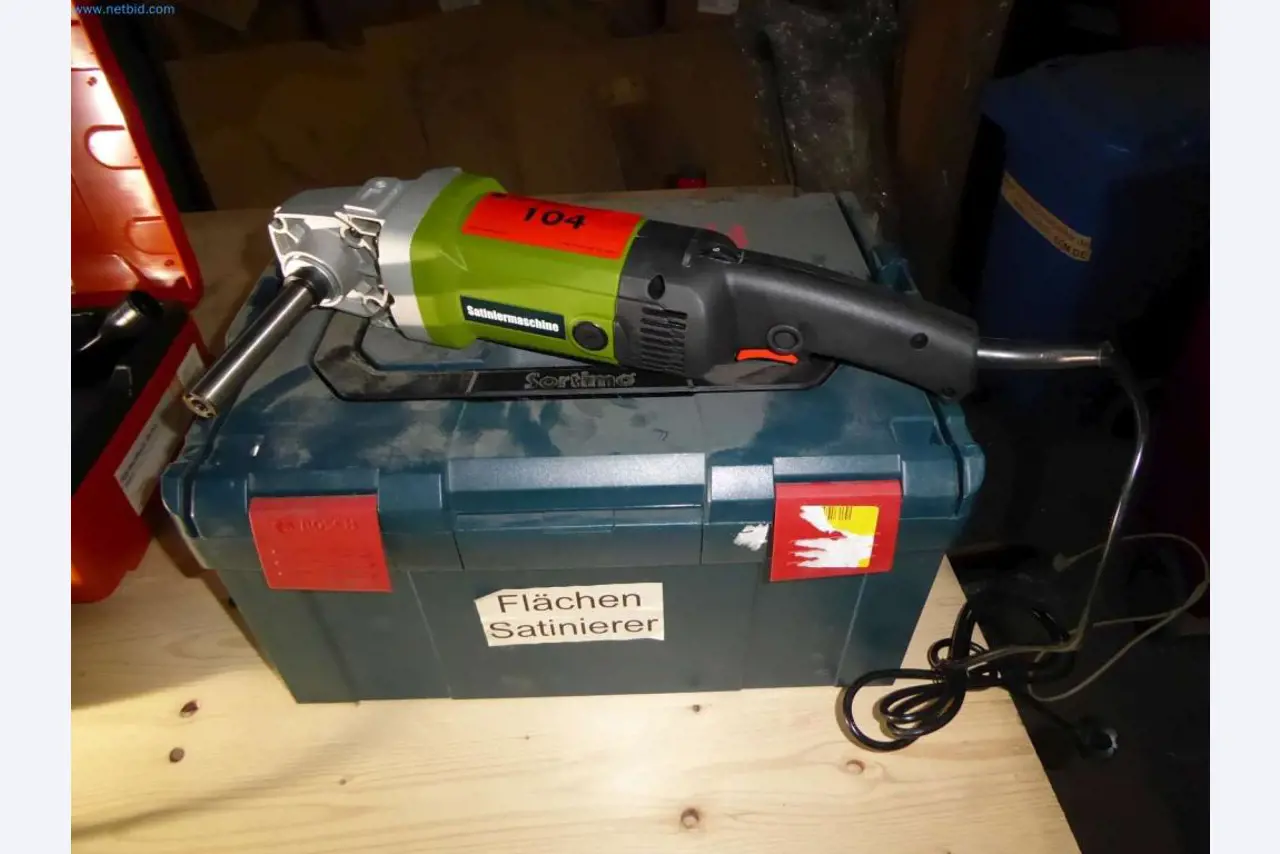 Lagerauflösung eines Dienstleistungsbetriebes, Fahrzeuge, Lagereinrichtung-1