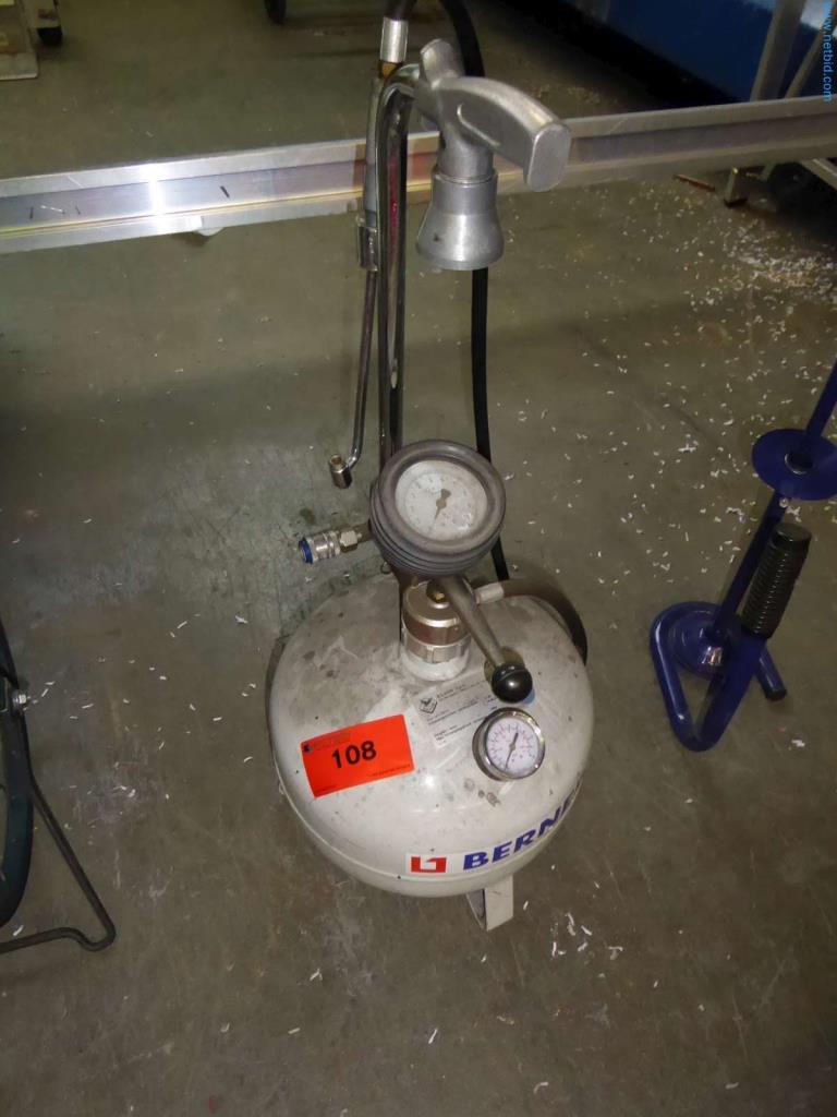 Liquidación de almacén de una empresa de servicios, vehículos, equipos de almacén-3