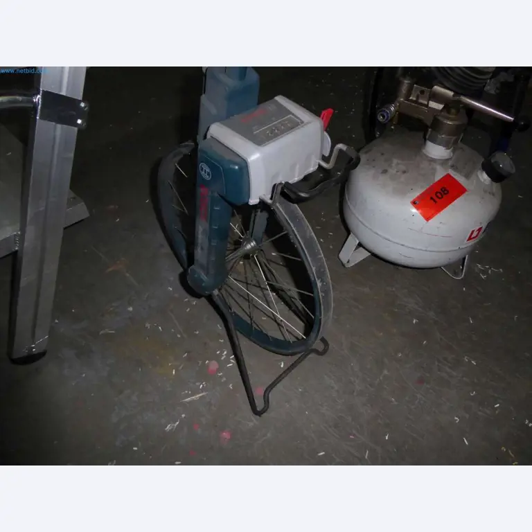 Magazijnliquidatie van een dienstverlenend bedrijf, voertuigen, magazijnuitrusting-5