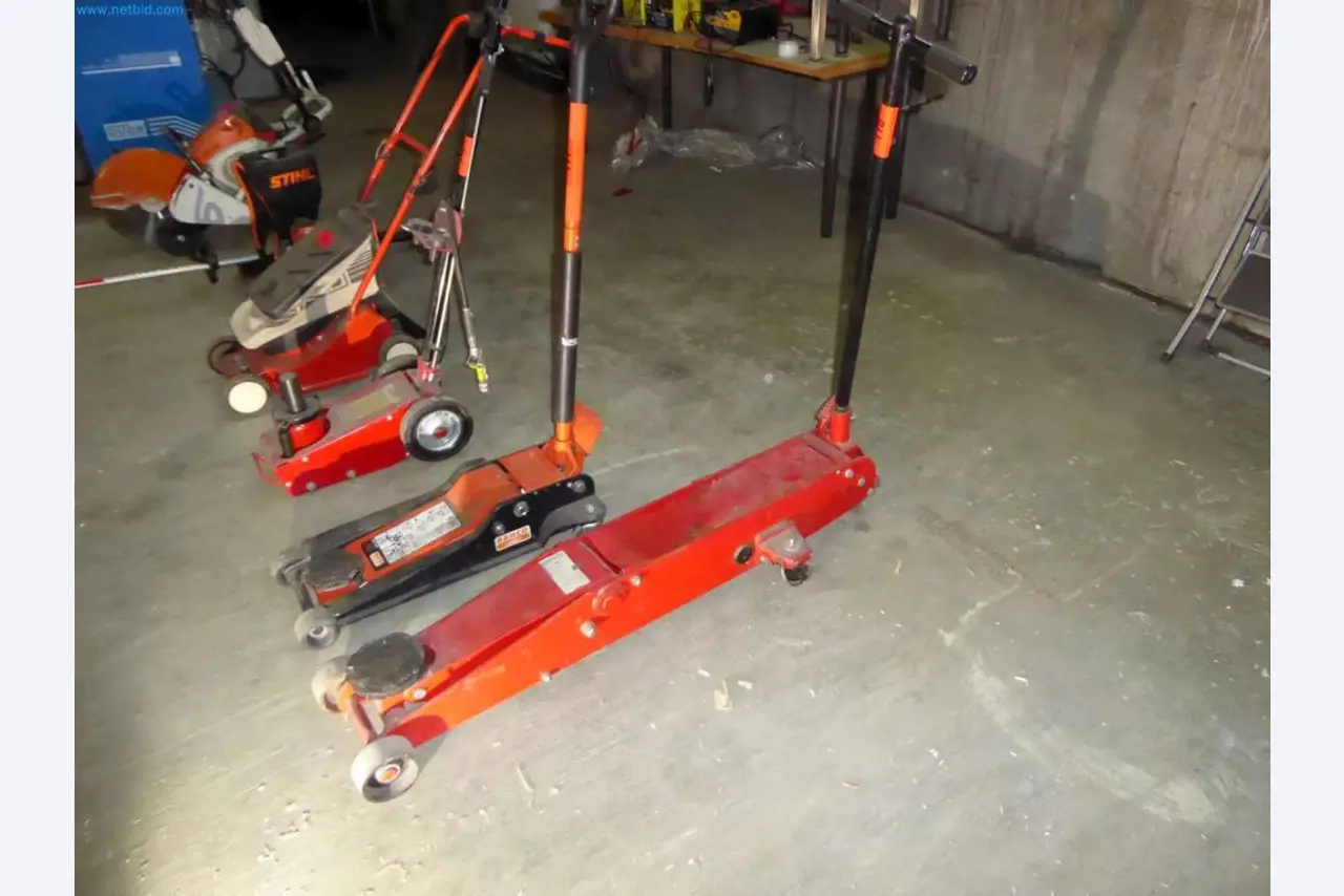 Liquidación de almacén de una empresa de servicios, vehículos, equipos de almacén-1