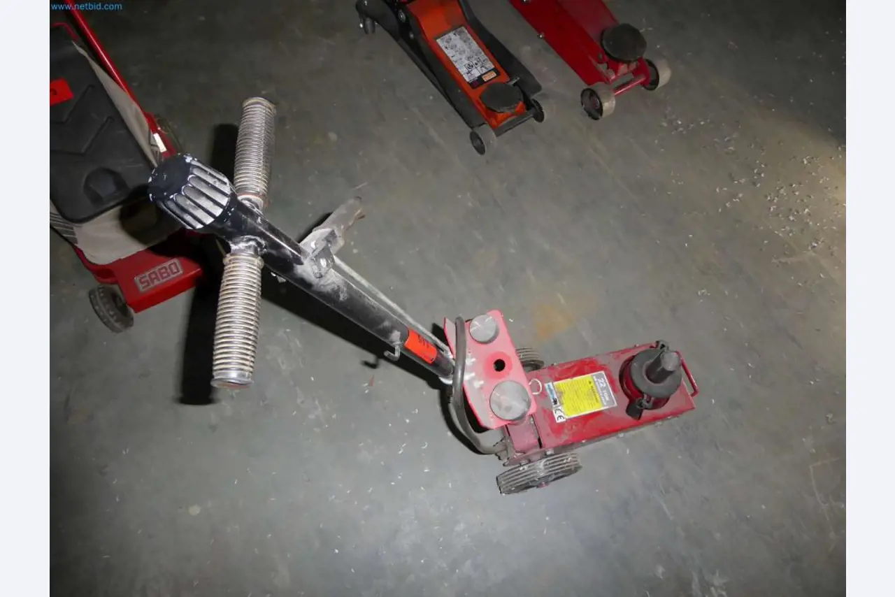 Liquidación de almacén de una empresa de servicios, vehículos, equipos de almacén-4