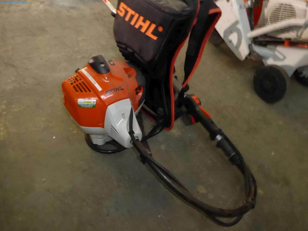 Lagerauflösung eines Dienstleistungsbetriebes, Fahrzeuge, Lagereinrichtung-2