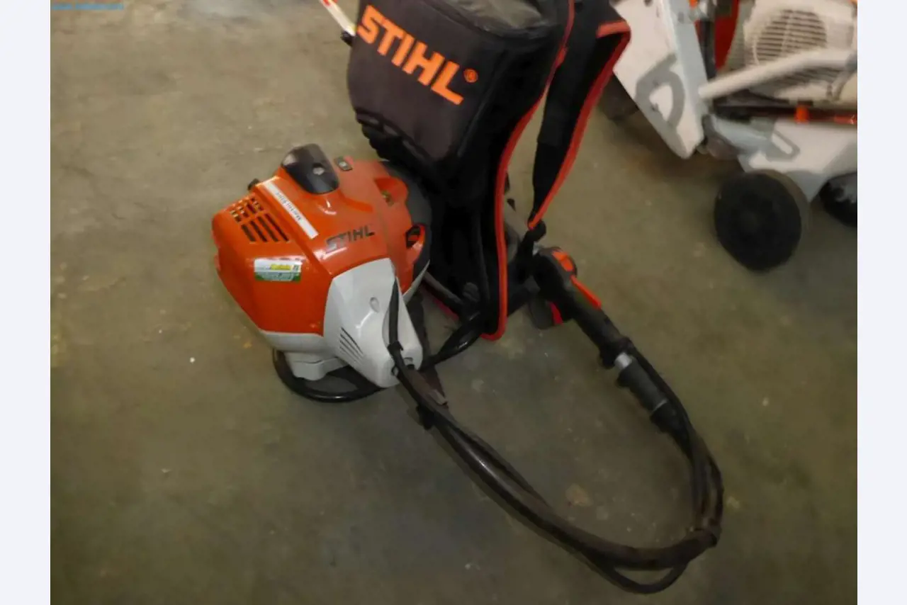 Liquidación de almacén de una empresa de servicios, vehículos, equipos de almacén-2