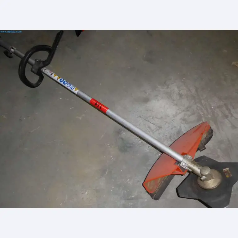 Liquidación de almacén de una empresa de servicios, vehículos, equipos de almacén-3