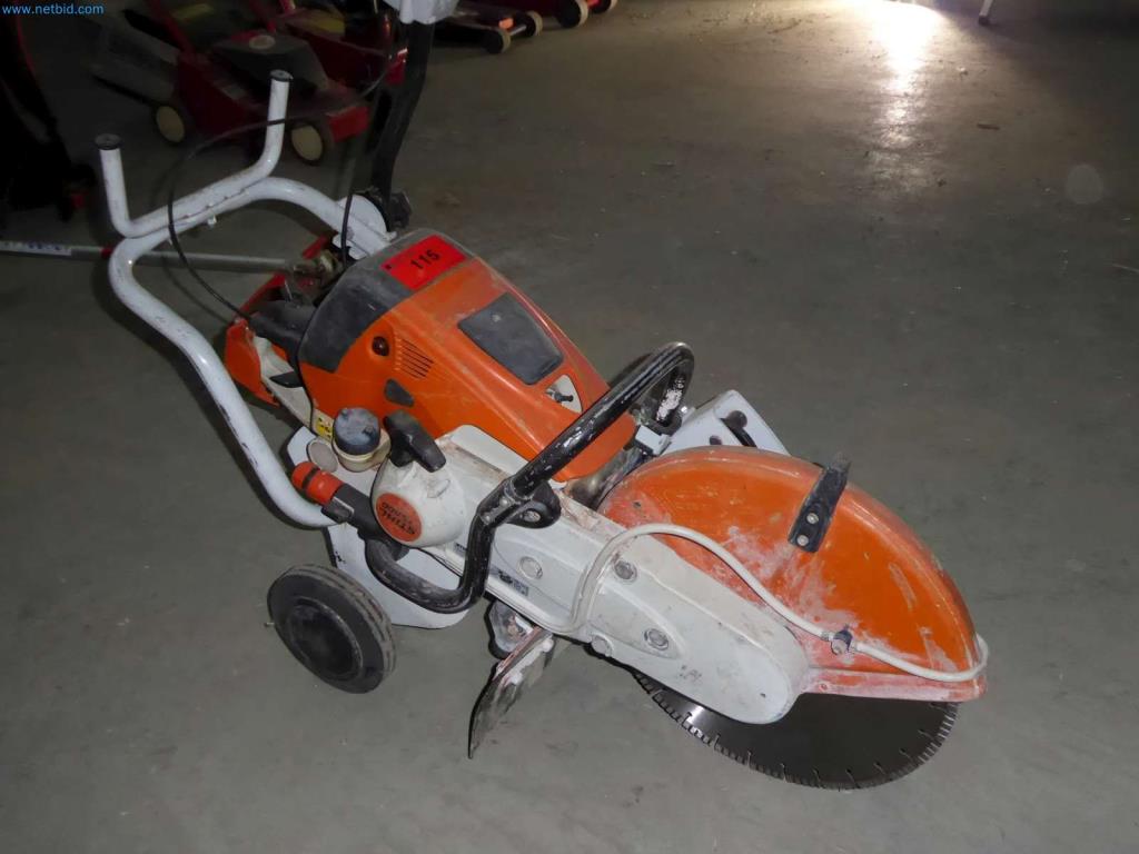 Likwidacja magazynu firmy usługowej, pojazdy, wyposażenie magazynu-3