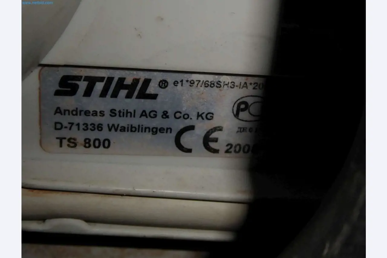 Magazijnliquidatie van een dienstverlenend bedrijf, voertuigen, magazijnuitrusting-4