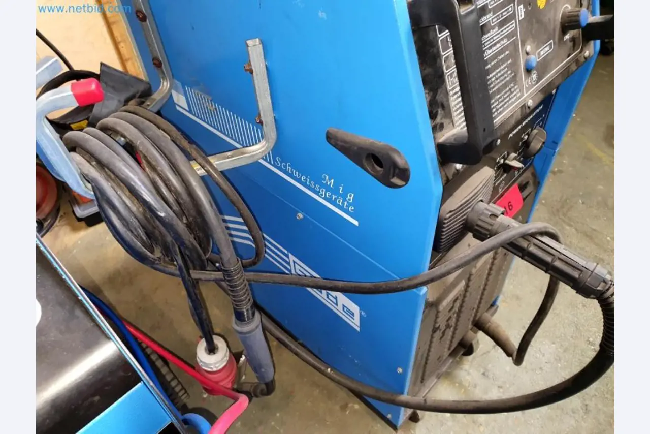 Magazijnliquidatie van een dienstverlenend bedrijf, voertuigen, magazijnuitrusting-5