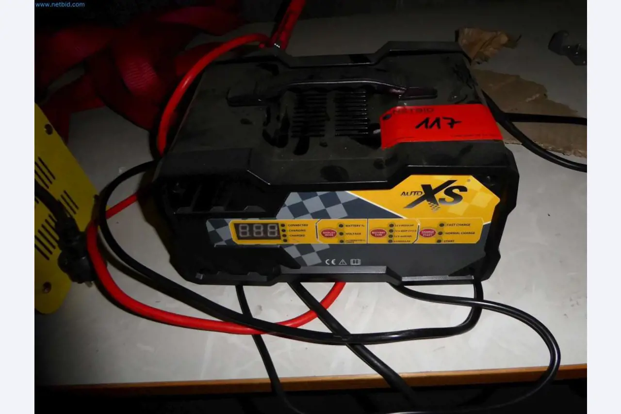 Lagerauflösung eines Dienstleistungsbetriebes, Fahrzeuge, Lagereinrichtung-2