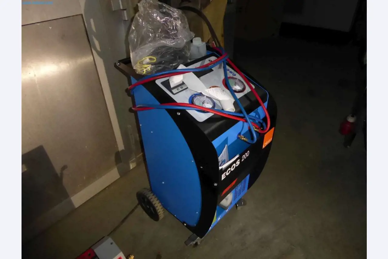 Liquidación de almacén de una empresa de servicios, vehículos, equipos de almacén-2