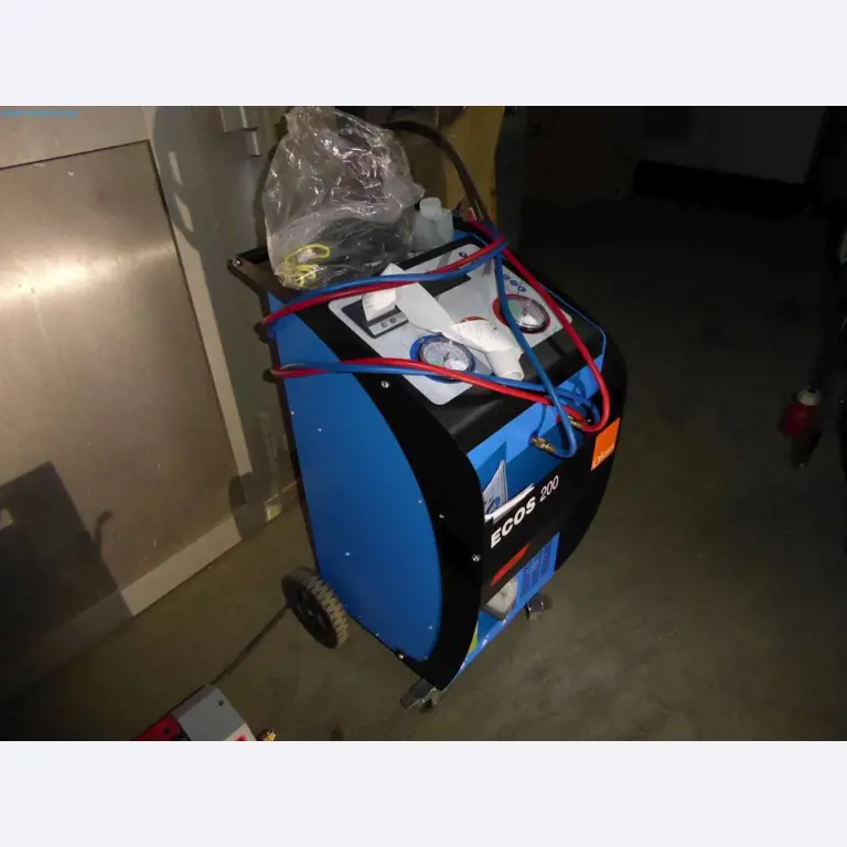 Liquidación de almacén de una empresa de servicios, vehículos, equipos de almacén-2