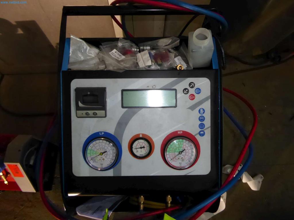 Likwidacja magazynu firmy usługowej, pojazdy, wyposażenie magazynu-4