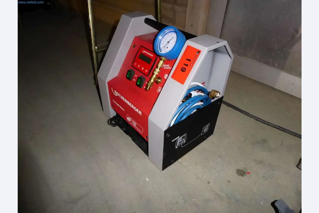 Liquidación de almacén de una empresa de servicios, vehículos, equipos de almacén-3