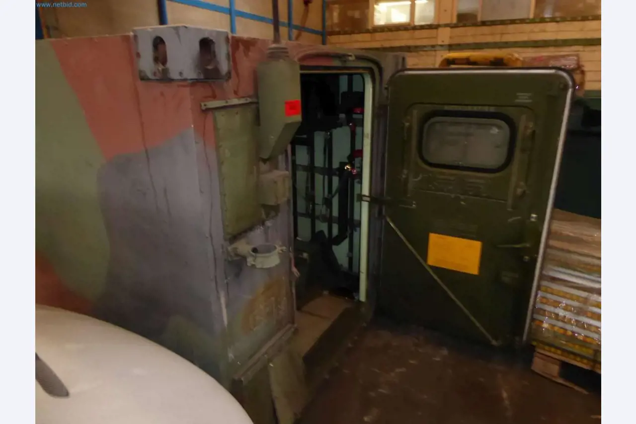 Likwidacja magazynu firmy usługowej, pojazdy, wyposażenie magazynu-1