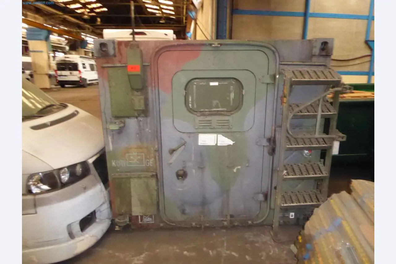 Likwidacja magazynu firmy usługowej, pojazdy, wyposażenie magazynu-2