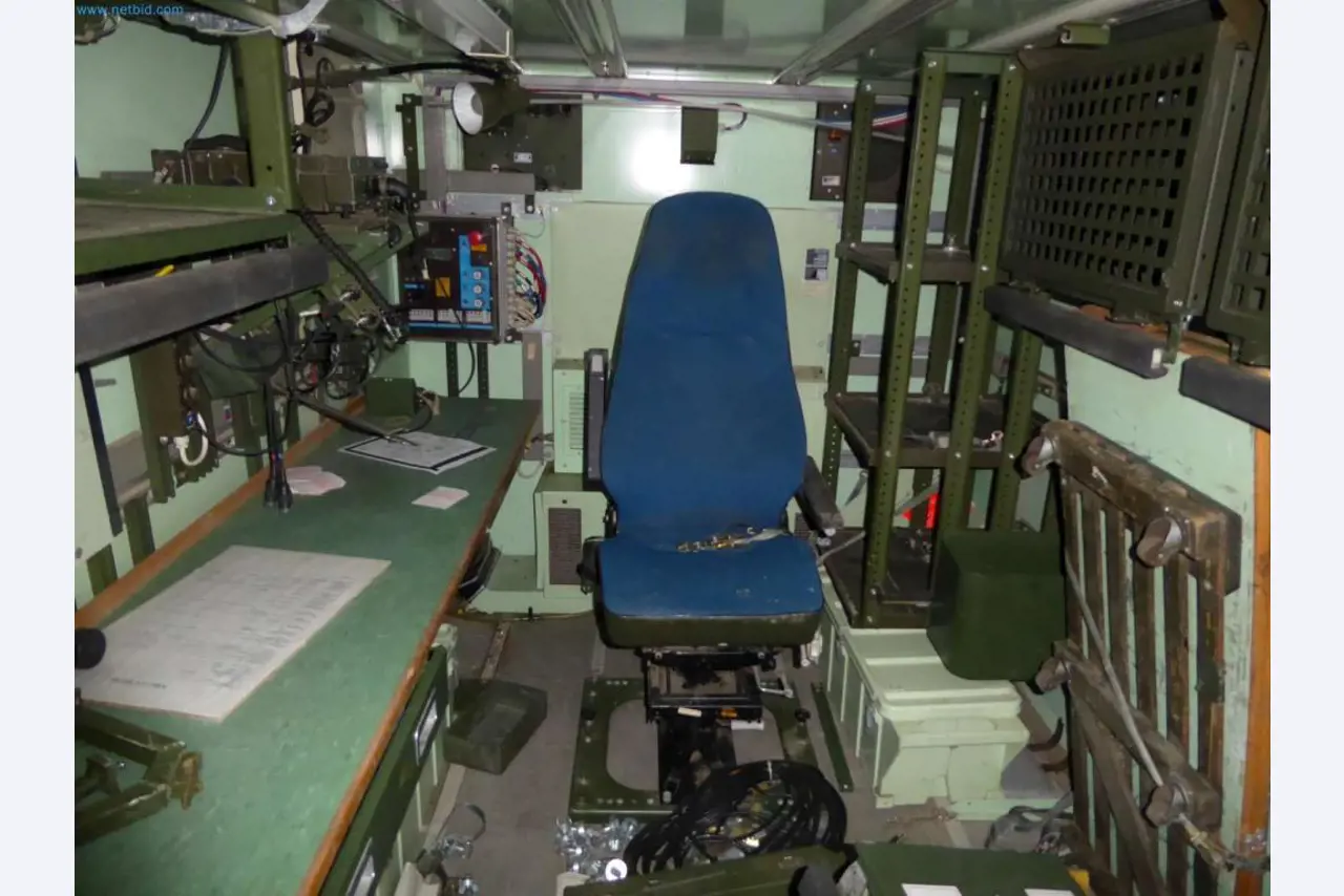 Likwidacja magazynu firmy usługowej, pojazdy, wyposażenie magazynu-3